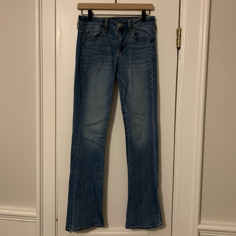 American Eagle Medium Wash Flare Jean - size 4